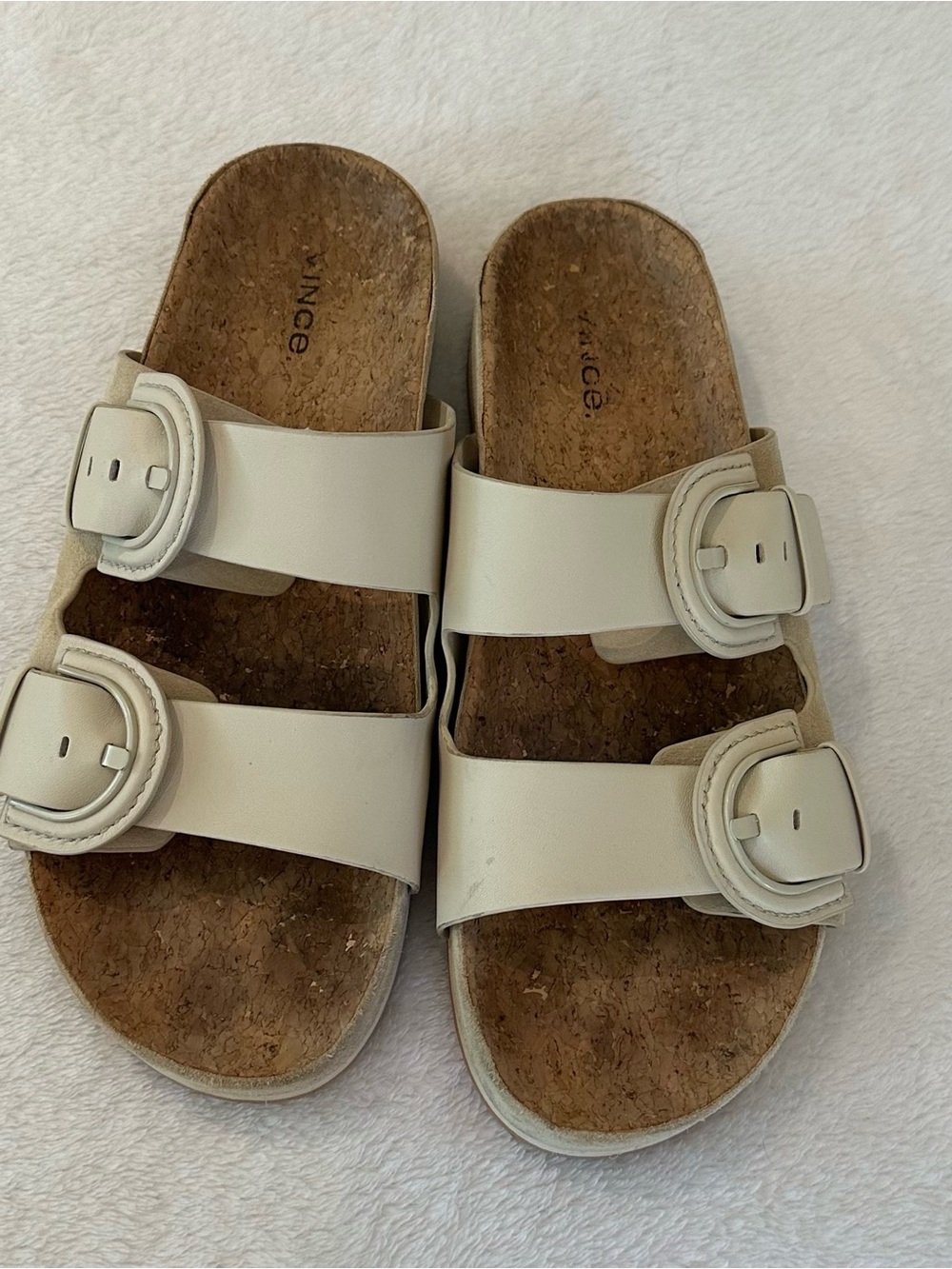 Vince - women’s size 9- tan sandals